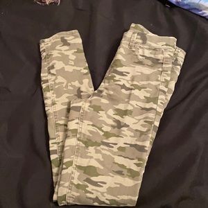 Kids camo jeggings